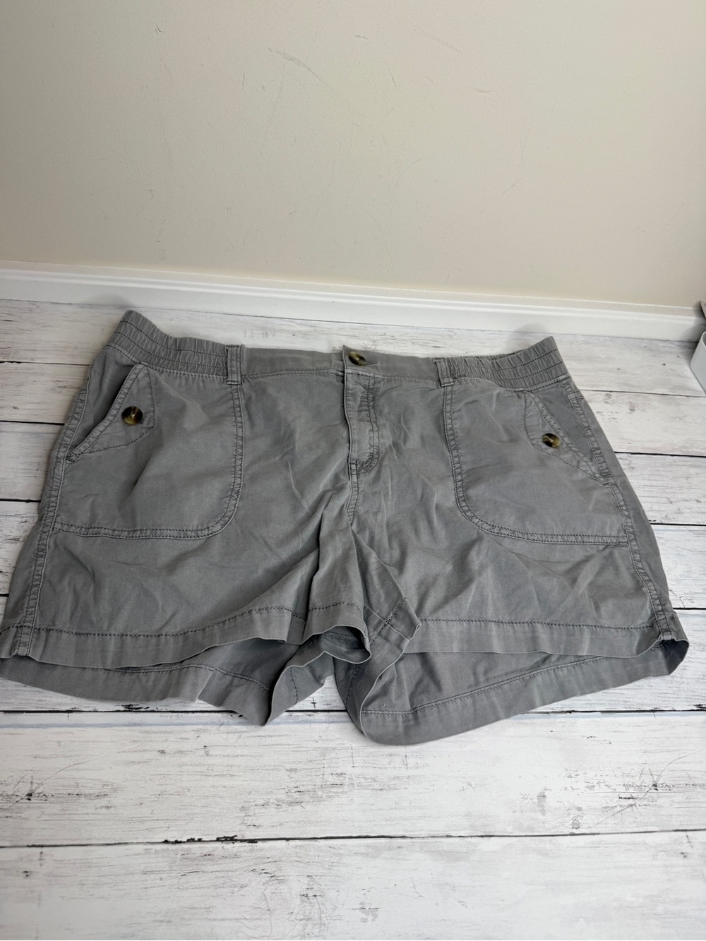 Sonoma Gray Casual Bermuda Shorts with Front Patch Pockets